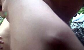 哇！日本美女被舔后遭两大肉棒猛插