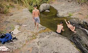 Je Baise un Inconnu Dans la Rivière Après Avoir Taquiné Mon Copain, Savannah Watson en Extérieur Gratuit