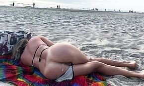 Milf schockiert von öffentlichem Strand Anal vor Menge