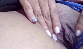 Άραβας milf με hijab niqab φόρεμα χύνει κρεμώδες μουνί άγρια