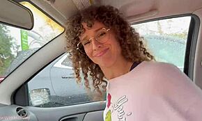 Мачеха соблазняет друга пасынка большими сиськами на еврейской экскурсии. Волосатая киска оттрахана в возбужденной встрече