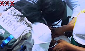 معلم محظوظ يحصل على نيك مجنون مع اثنتين من الفتيات المتحرقات في المكتب