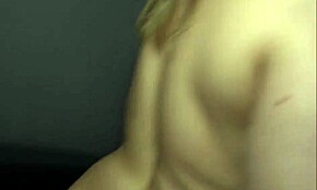 Ma Première Fois avec Deux Bites pour Ma Chatte