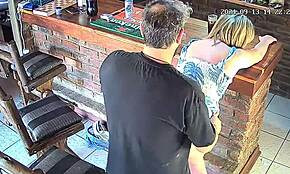 Wtf uhvatio sam ženu kako vara sa najboljim prijateljem, učinite ih slavnim