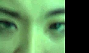 Чувак, эта милая индонезийская девушка бесится до одышки!