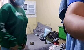 Eh, awek pemandu grab Asia offer kongkek untuk tip duit kat tempat awam