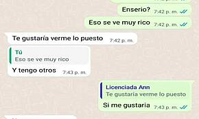 La matrigna chatta su WhatsApp mentre papà è in viaggio d'affari