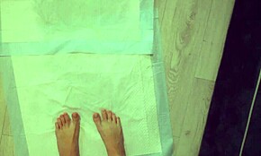 Γεια, κοίτα αυτή την τέλεια έφηβη 18+ να κατουράει μόνο για σένα σε αισθησιακό 4K!