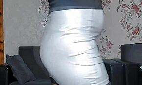 أنا مثلي متحول أنثوي مع مؤخرة بيضاء كبيرة أركب بقوة