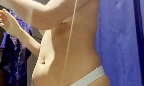 Rejtett kamera az áruház próbafülkéjében