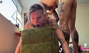 Грешна дупка, но тя обикна първото анално чукане