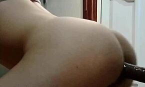 ホットなCharlesが鏡を見ながら大きな黒人チンポ、玩具、ハードコア射精でアナルを壊す