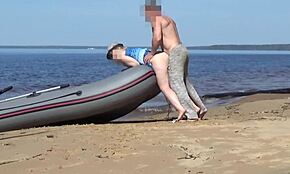 Hej turistka, hočeš flash z čolnarjem danes?