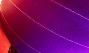 हॉर्नी स्टेपमॉम स्टेपसन को सेड्यूस करती है, उसकी चूत और गैंड दिखाते हुए उसे मिल्क करती है, फिर न्यूयॉर्क में लातीना स्लट की तरह क्लीनअप करती है