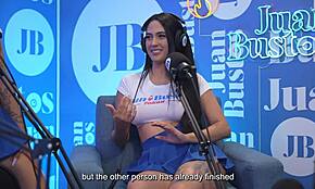 Florizqueen がセックスマシンで激しくイキ、ポッドキャストで言葉を失う