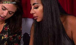 Cfnm csajok hármasban pasival, anime és hentai elemekkel