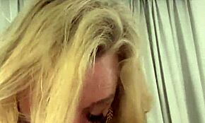 Milf pirang hisap kontol hitam besar dari pacar bodybuilder