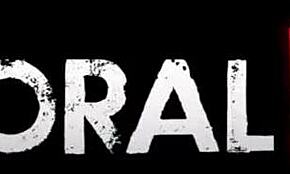 Rika Fane v análovom krémovom trojčlennom s Eden Ivy