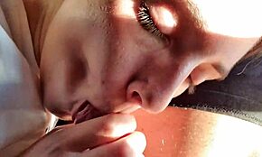 Mann, ich bin so nervös, gebe meinem Freund einen riskanten Blowjob auf diesem Camping-Trip!