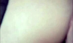 棕发熟女弯腰激烈肛交