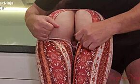 J'ai baisé ma femme de ménage bien roulée dans la cuisine, elle a tout pris sans se plaindre.