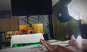 Взех милф курва от улицата да й чукам тесния задник в мотела с жена ми