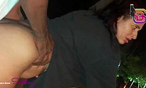 Kijk wat ik deed met deze enorme lul, ik zweer dat ik iets zo massiefs niet aankan lol