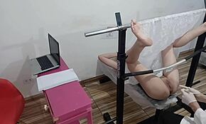 Гинеколог осматривает любительницу с сексом в больнице