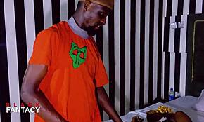 Kontol monster squirt di memek ebony!