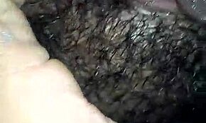 แฟนผมขนเยอะล้อเลียนด้วยหีแน่นเปียก