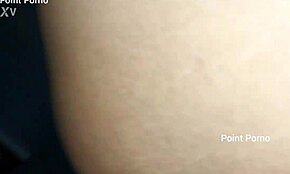 Мой друг ушел за пивом и оставил меня наедине с его женой, я кончил в ее киску