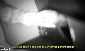 Веселье в глори-холе - оттрахал здорового чувака в тесной кабинке! 😜