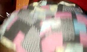 Třes tím prdelem, zatímco ti prstím a vřískám ho tvrdě