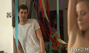 Člověče, tahle legální mladá siréna jezdí na ptáku jako blázen!