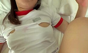 このホーニーなアジアン娘の無修正アクションに狂っちゃう