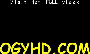 老ロシア男が若いペティートティーンをフェラとハードコアセックスで激しくファック