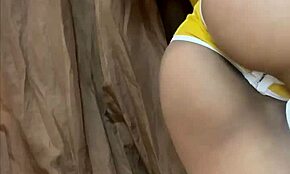 adolescentă micuță tânjește după pulă mare în pizda ei strâmtă acum