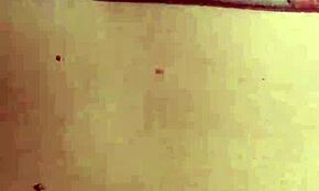 Jag gav min flickvän en blowjob och knullade henne hundstil i busken, kums i munnen. Det var enormt och smutsigt.