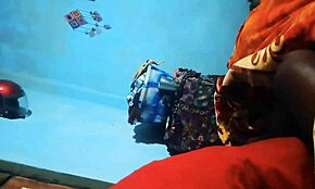 Tänä Ilta Naisin Kovaa, Rakastan Isoa Pers ja Tissejä Kotitekoisessa Intialaisessa Aktiossa. Maaseutu Vibat.