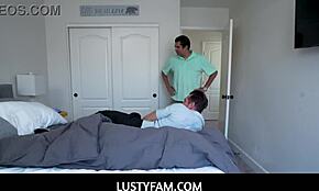 Lustyfam - Medizin studieren mit Krankenschwester Alex Coal beim Ficken