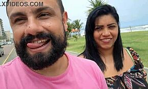 كورنينيو يعرض أصول زوجته في أماكن عامة