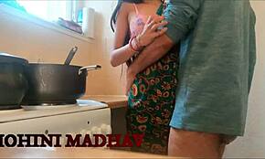 Ανικανοποίητη Κοπέλα Απατά Και Γαμιέται Σκληρά Στην Κουζίνα