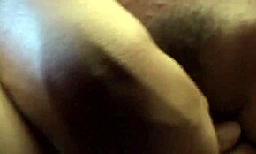 Torna a casa desiderando azione orale con calda milf in casa