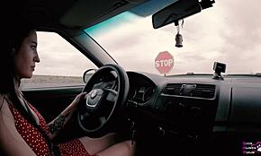 Hey, langhaarige Teen 18+ lutscht Schwanz im Wald für Führerschein. Willst du sehen wie sie in der Öffentlichkeit stöhnt?