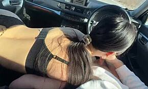 Hänger ute med vän i bilen