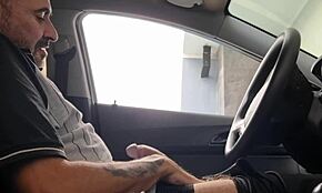 Risikabel offentlig onani på gaden af hot rødhåret college pige