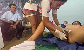Доктор в тройке выкачивает сперму из сводного брата и пышной пациентки!