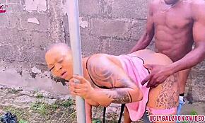 Întâlnire rapidă în aer liber se transformă în creampie păros sălbatic cu star african