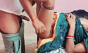 Индийская девственница дрочит большой клитор с бойфрендом в сессии зияния