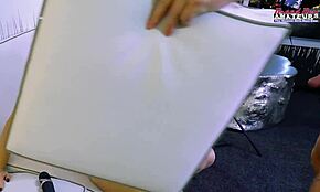 핫한 브루넷 애슐리 울프가 자위하고 블로우잡 주고 보지 섹스 당하는 거 봤어